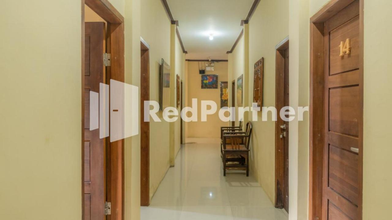 Vandhela Homestay Syariah Mitra Reddoorz Сурабая Екстер'єр фото