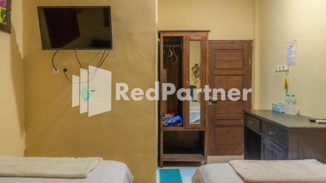 Vandhela Homestay Syariah Mitra Reddoorz Сурабая Екстер'єр фото