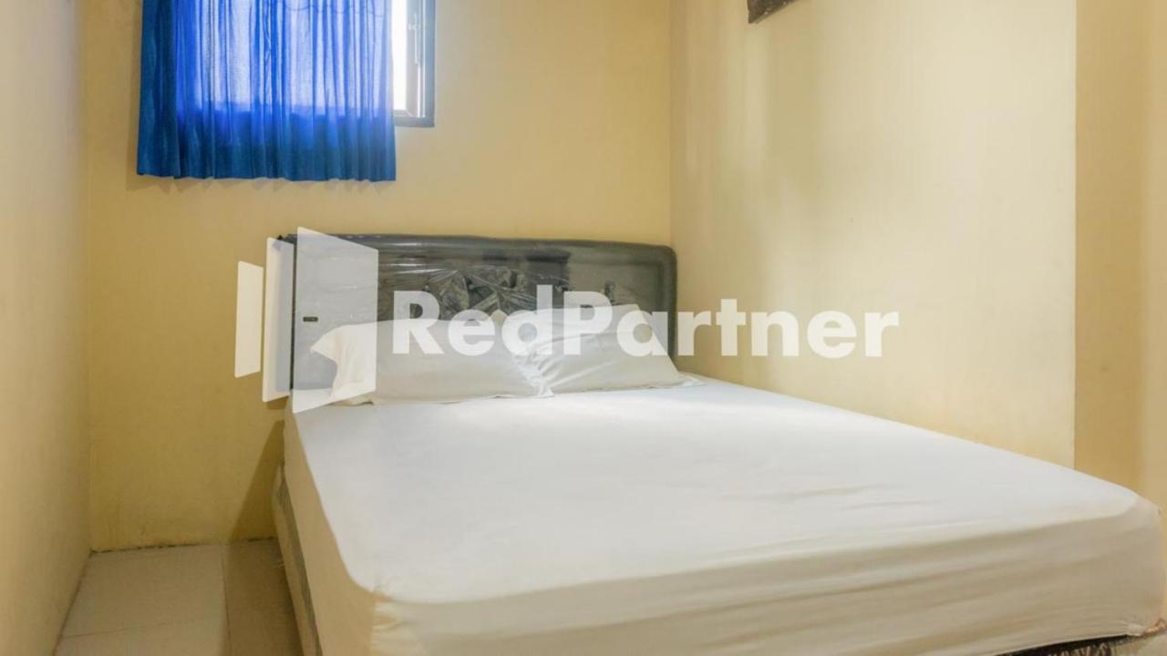Vandhela Homestay Syariah Mitra Reddoorz Сурабая Екстер'єр фото