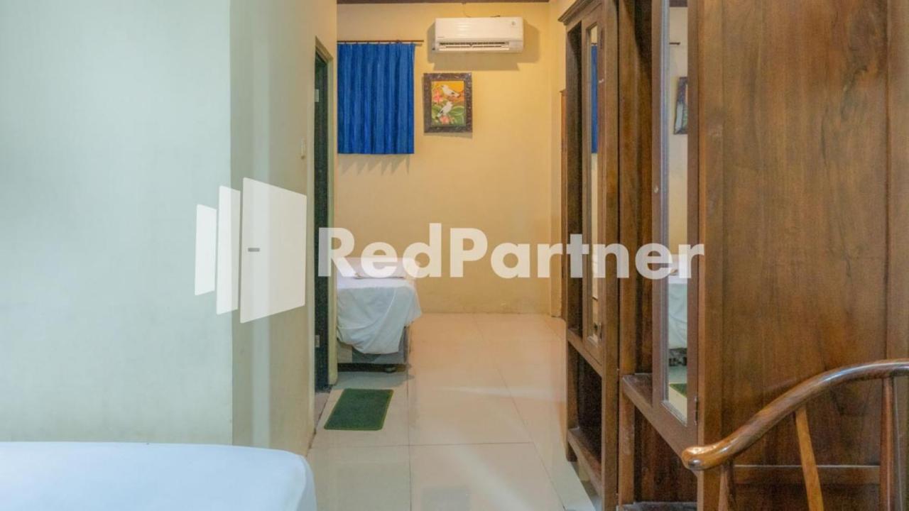Vandhela Homestay Syariah Mitra Reddoorz Сурабая Екстер'єр фото