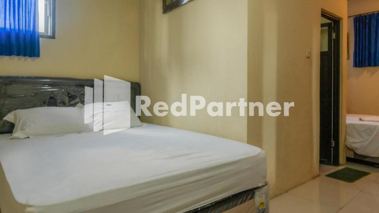 Vandhela Homestay Syariah Mitra Reddoorz Сурабая Екстер'єр фото
