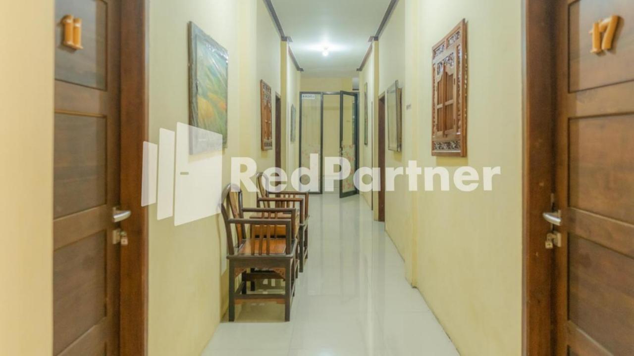 Vandhela Homestay Syariah Mitra Reddoorz Сурабая Екстер'єр фото